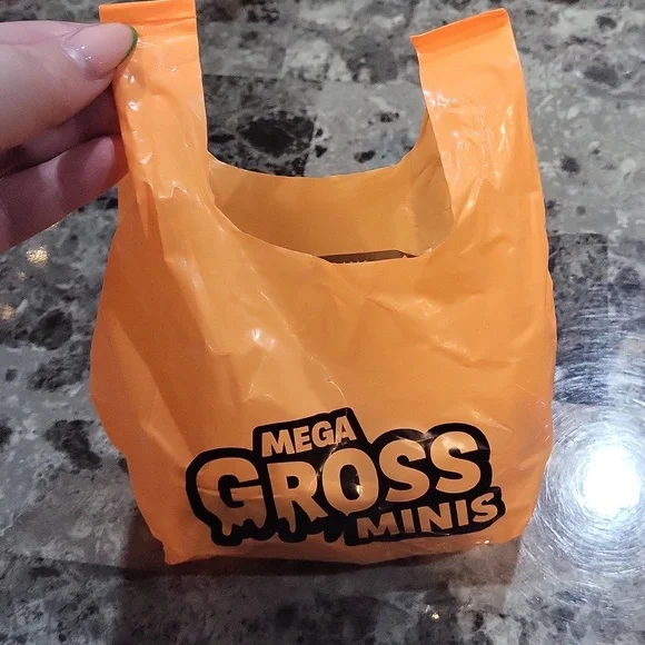 Zuru Mega Gross Minis - Picture 8 of 9